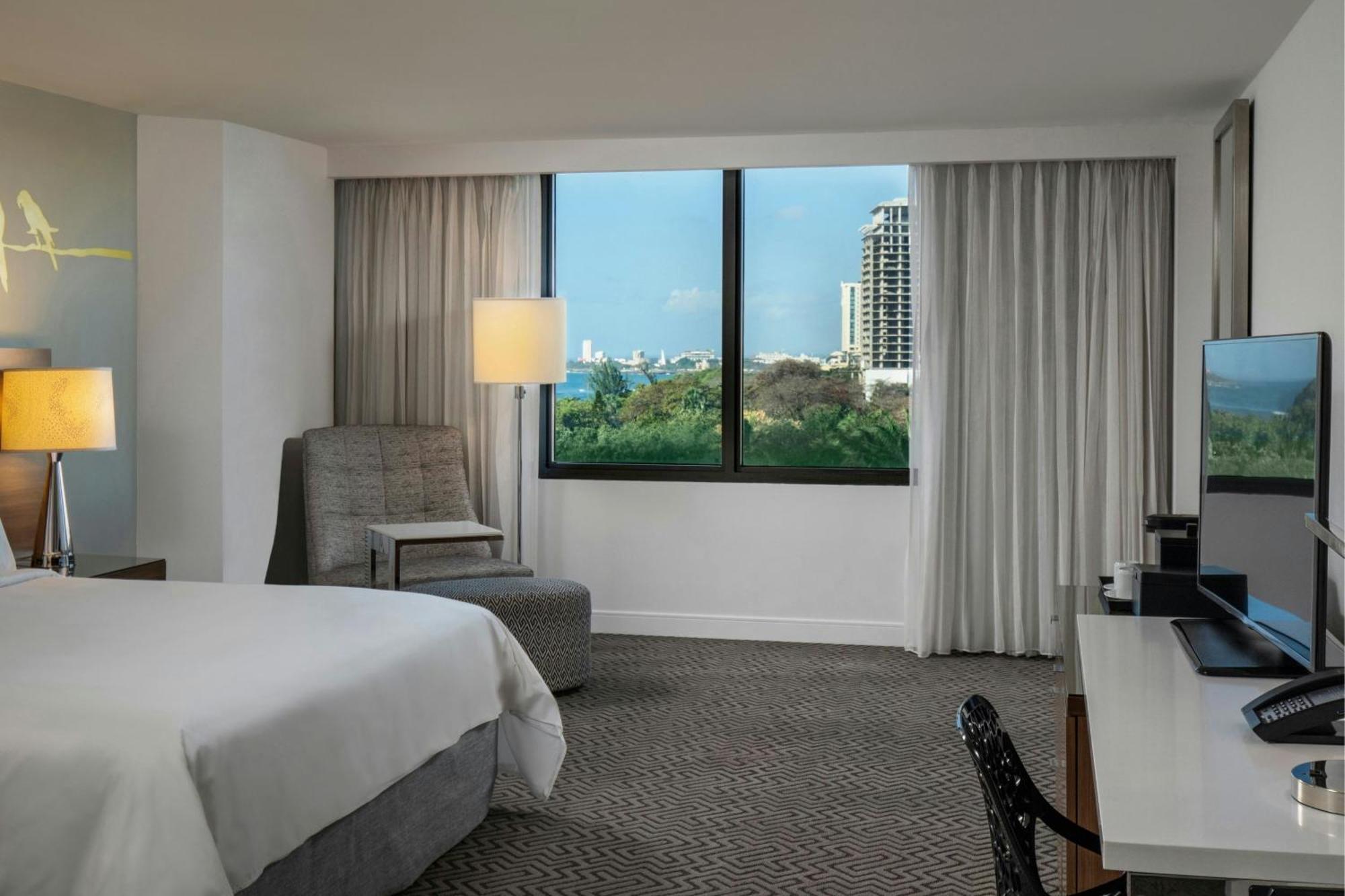 Club lounge access Guest room 1 King Bed Jaragua Tower