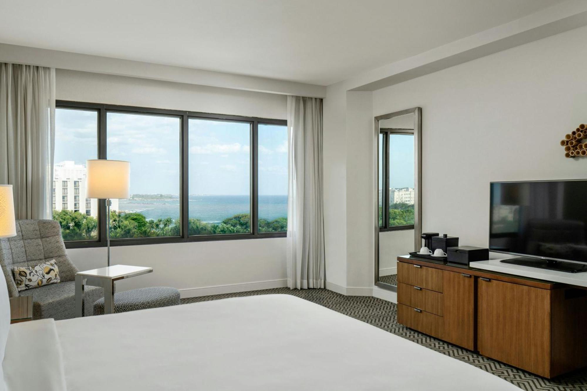 Club lounge access Guest room 1 King Bed Jaragua Tower